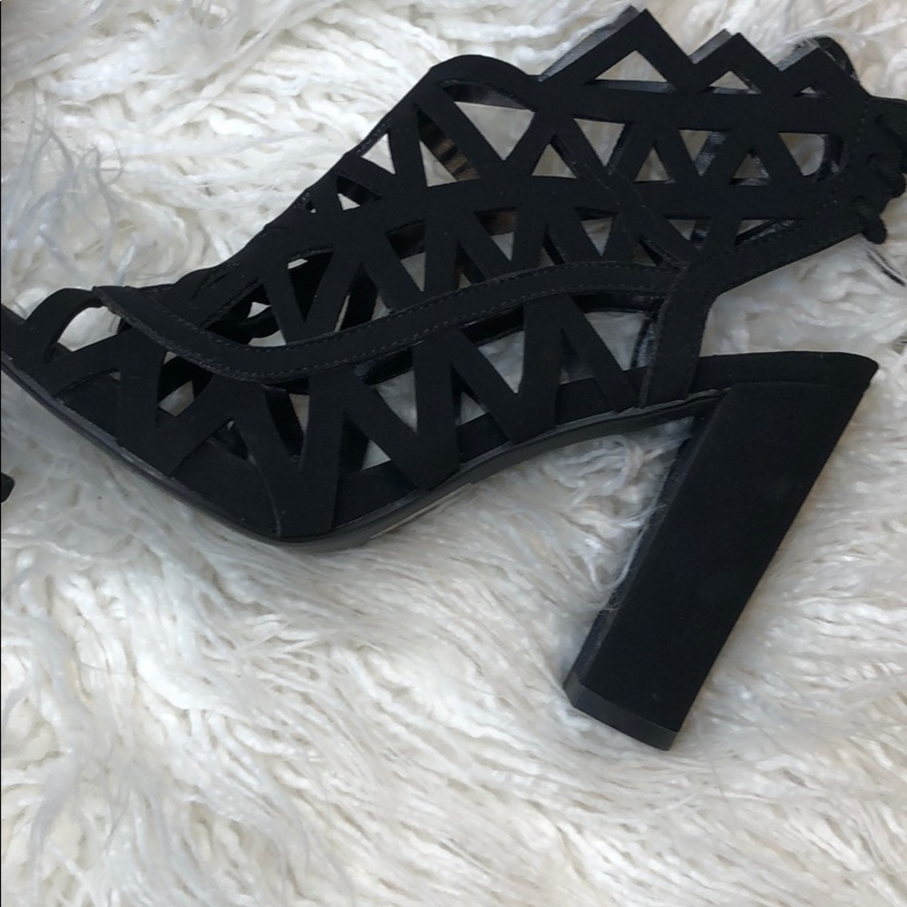 Heels - Picture 2 of 2